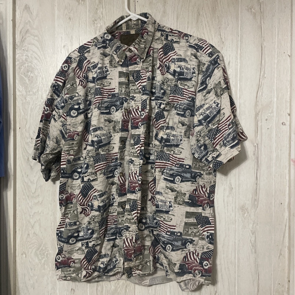 North River Mens Shorts Sleeve Button Down Shirt. Trucks‎ And Flags. Size L